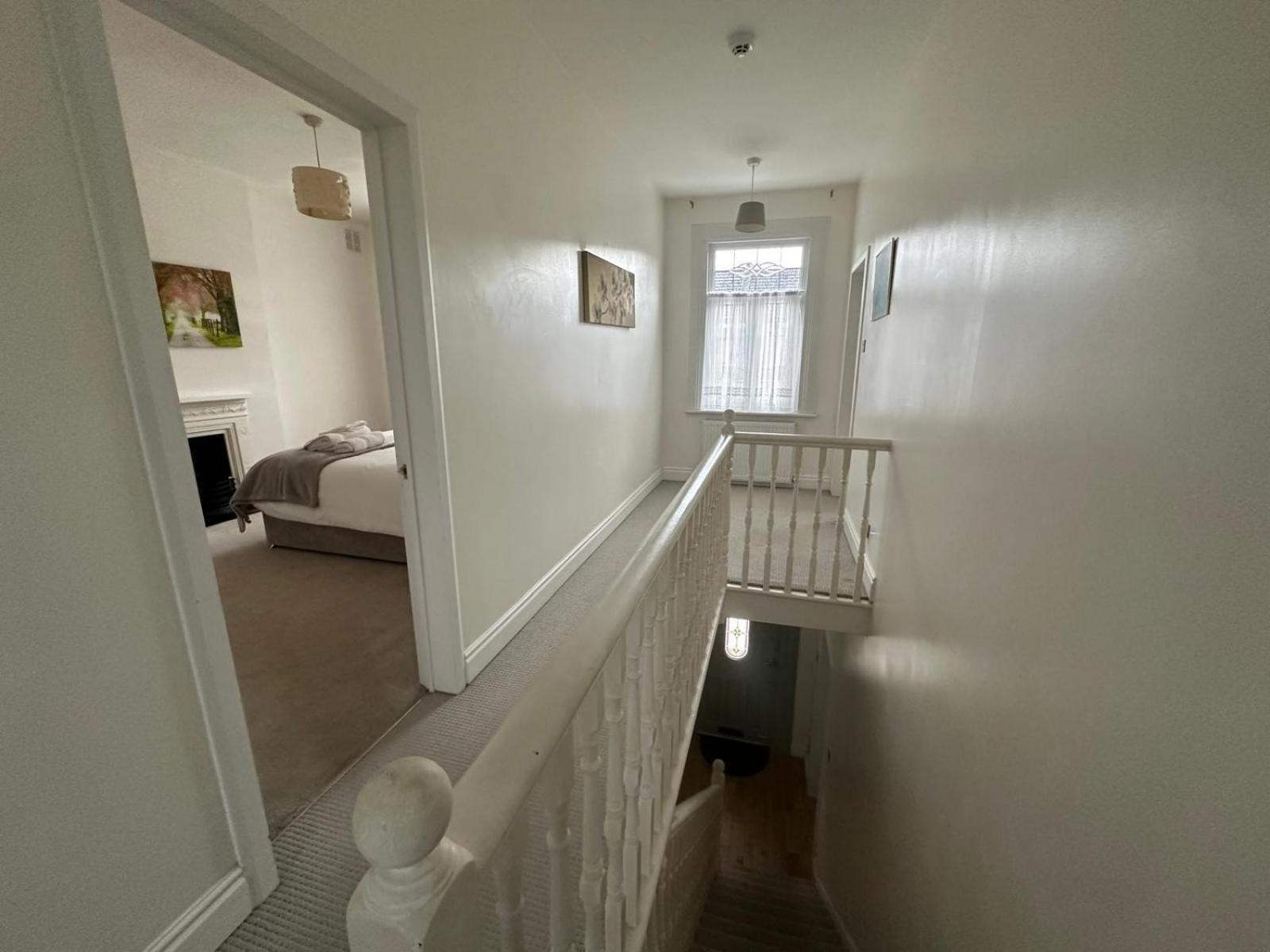 Luxurious Living 4 Bedroom Home Londra Exterior foto